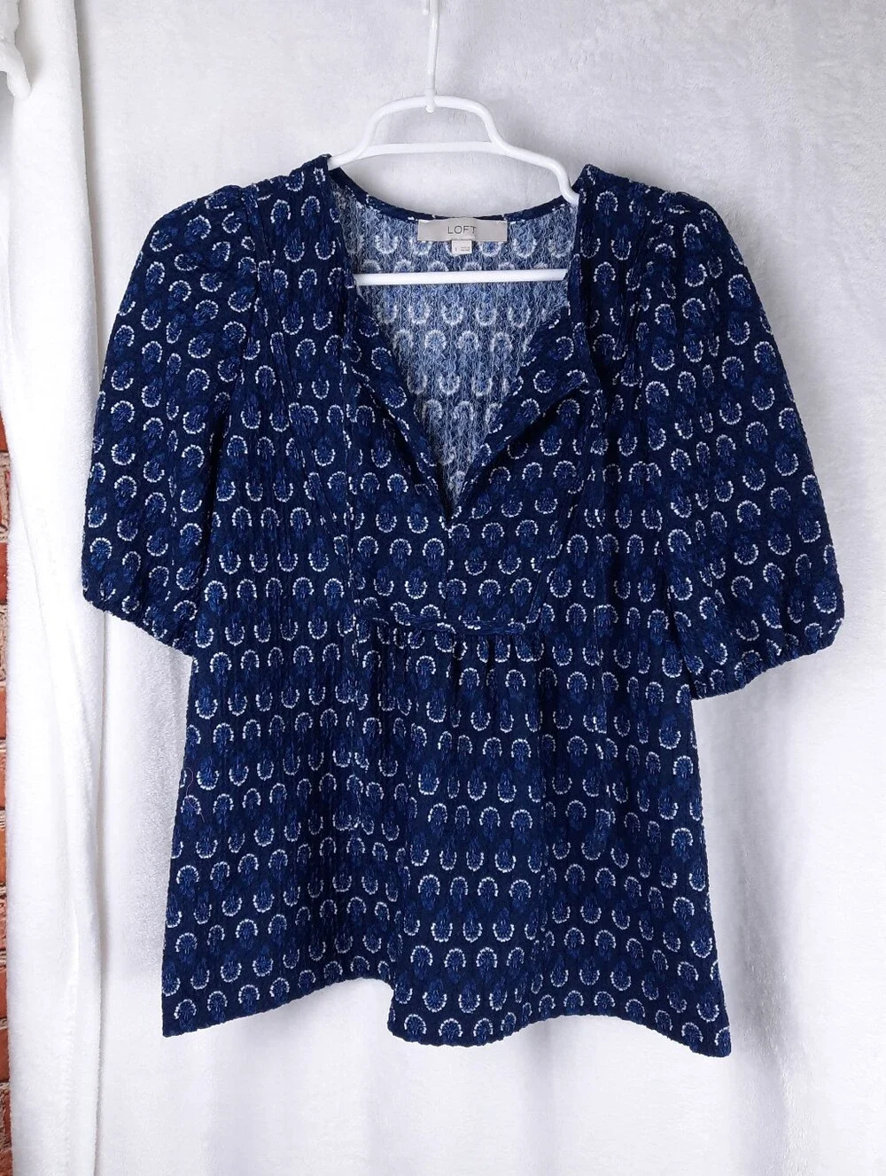 LOFT Navy Printed Short Sleeve Tie-Front Top Size